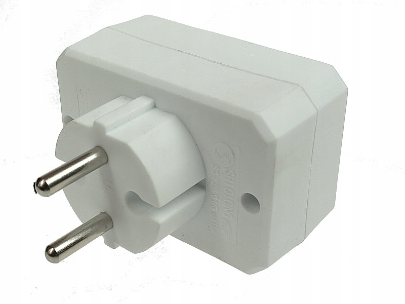 Rozgałęźnik na 3 gniazda płaskie 230V - 3x2,5A 6 15044901805